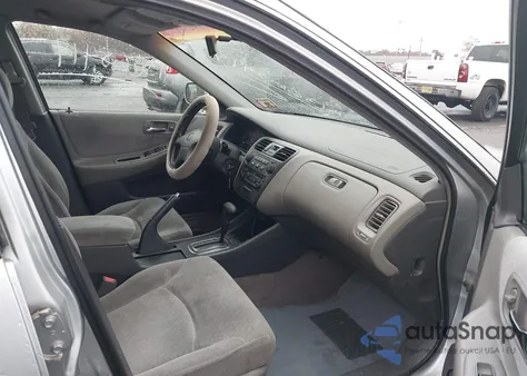 2001 Honda Accord 2.3 Lx from USA, damaged, VIN JHMCG56441C011811